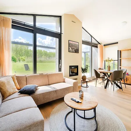 In Near Kaag Lakes Oud Ade