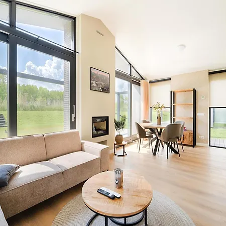 In Near Kaag Lakes Oud Ade